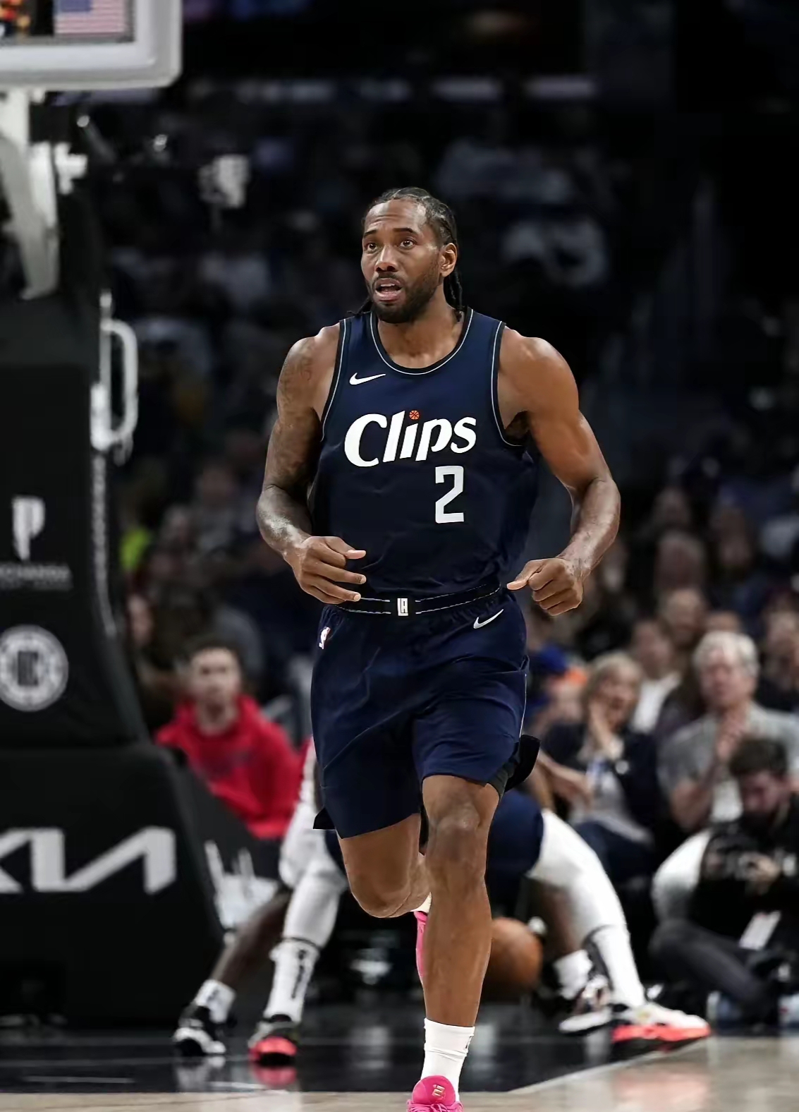 退役巡演都不给？如何评价快船深夜送保罗回家并裁掉的操作？（快船深夜遣返并裁掉保罗，退役巡演无望？如何看待这一操作）