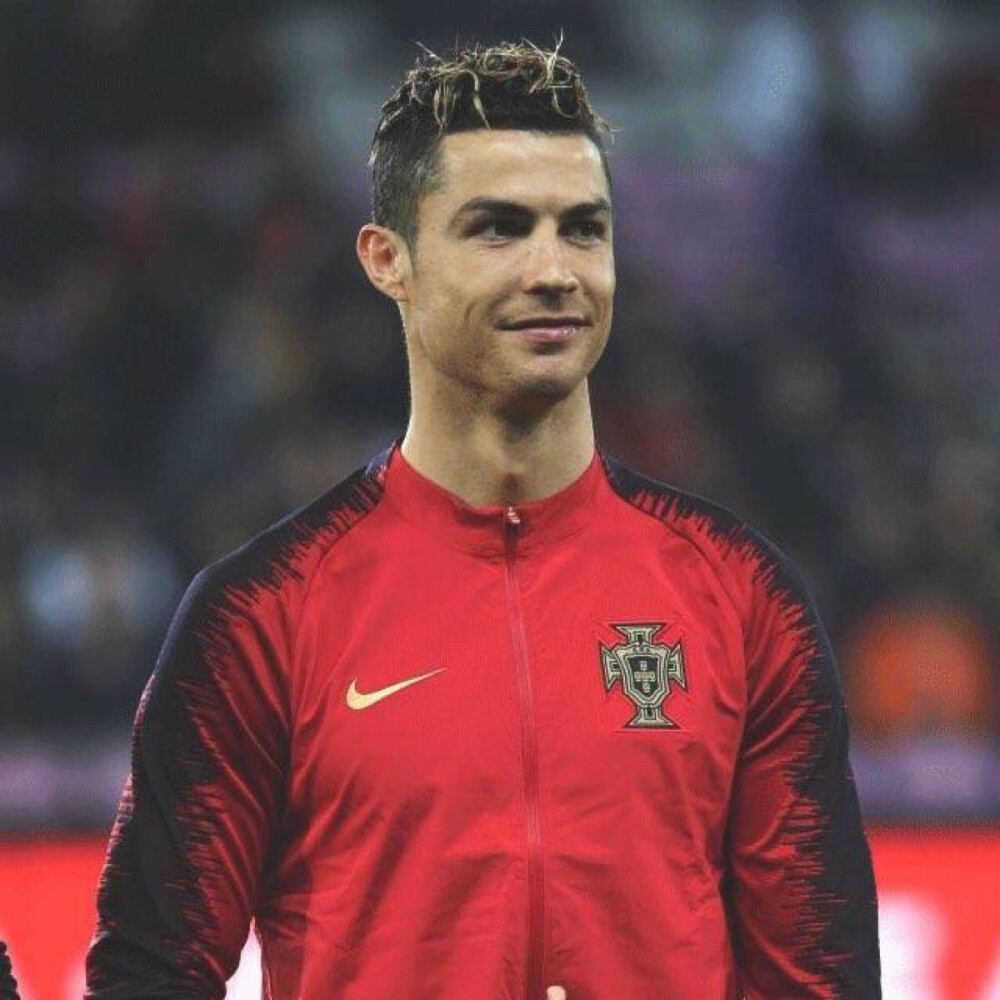 麦克丹尼尔斯突然离场，比赛悬念再起（麦克丹尼尔斯意外退场，胜负再添悬念）