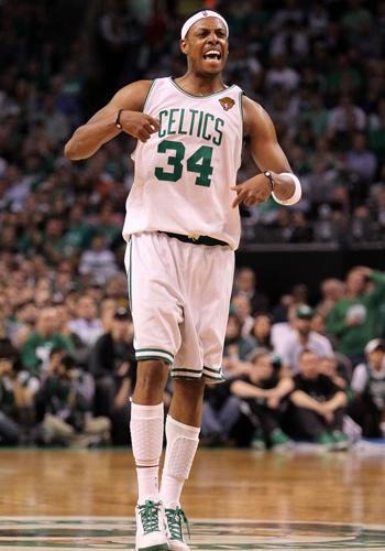 杨明洋妻子赴韩国观战亚冠：成都亚冠首个客场积分，值得骄傲（杨明洋妻赴韩现场助威，成都队拿下亚冠首个客场积分，令人自豪）