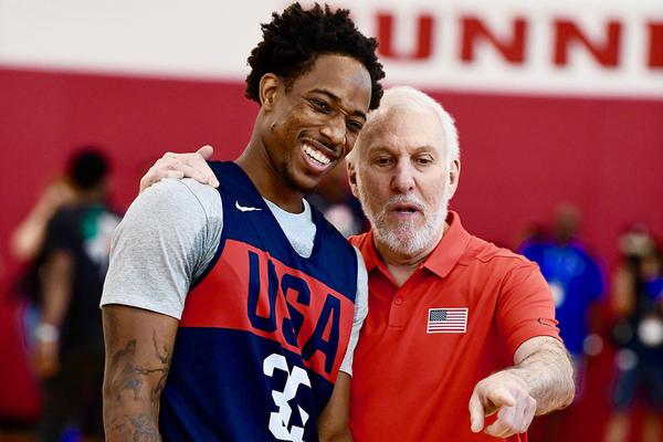 利桑德罗有望火线复出，或进入曼联对阵埃弗顿名单（利桑德罗有望提前回归，或入选曼联战埃弗顿大名单）