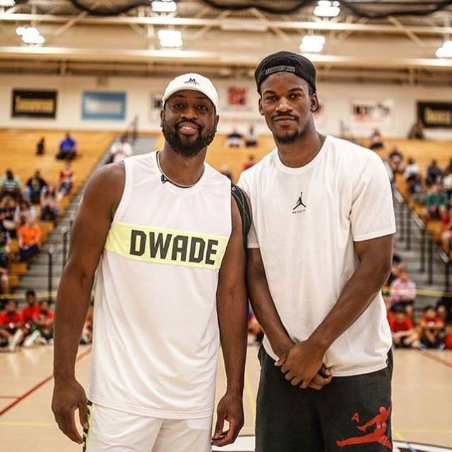 邵佳一谈成为国足主帅：正在家看电脑突然收到700多条信息（邵佳一谈挂帅国足：在家看电脑时突收七百多条消息）