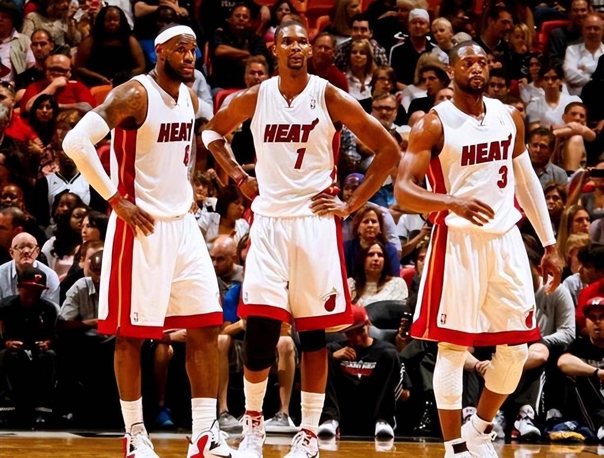 独行侠新太子？赛后众多球迷等待弗拉格签名合影（独行侠未来门面？赛后球迷蜂拥等弗拉格签名合影）