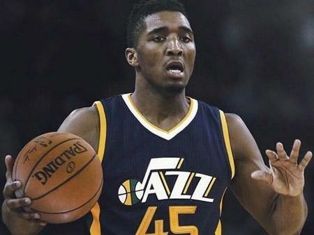 斯卢茨基：遗憾连续两年错失冠军，我们有时只能用2-3名外援（斯卢茨基：连续两季无缘桂冠成憾，球队一度仅能上2-3名外援）