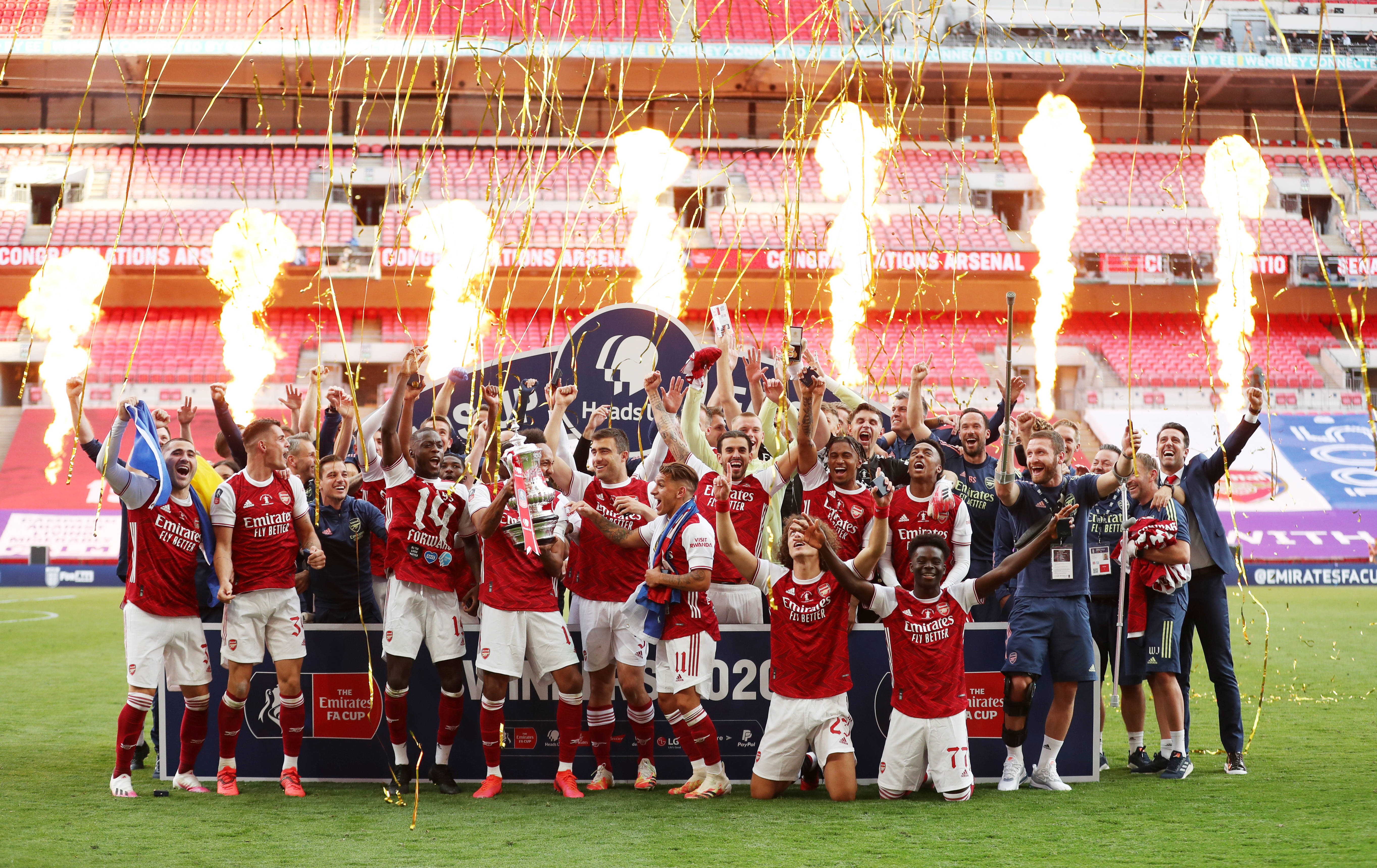 世俱杯夺冠赔率：皇马力压曼城大巴黎 拜仁第4（世俱杯冠军赔率出炉：皇马居首压过曼城与大巴黎，拜仁位列第4）