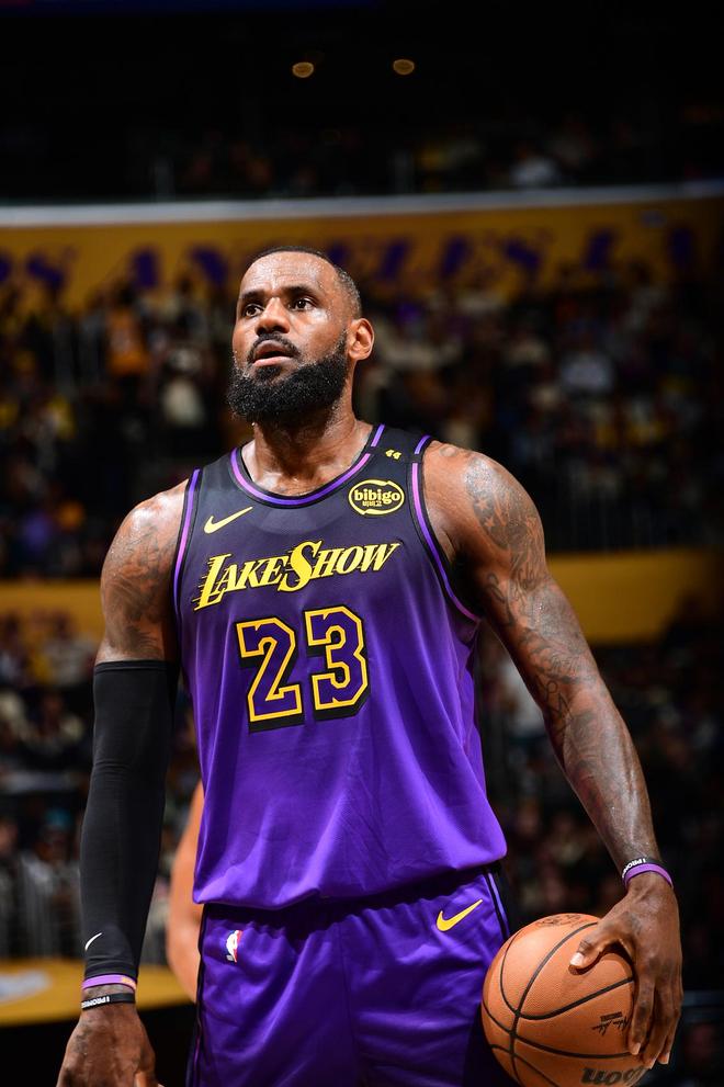 谢文能：感谢一年来支持球队的所有人，谢谢你们的支持和陪伴（谢文能：感恩这一年所有支持与陪伴球队的你们）