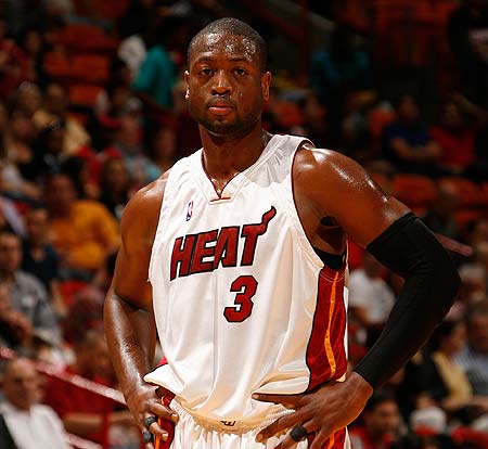 西甲半场：瑟洛特双响，维纳斯造险，马竞2-0奥维耶多（西甲半场战报：瑟洛特梅开二度，维纳斯制造险情，马竞2-0领先奥维耶多）