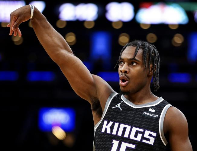 直接零封！东契奇：和里夫斯单挑我会直接背打他 打他个15-0！（东契奇直言：与里夫斯单挑我会背打碾压，15-0零封！）