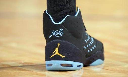 索内斯：萨拉赫不配进首发，他认为不必努力去争夺一席之地（索内斯：萨拉赫不该首发，自认无需为位置而努力）