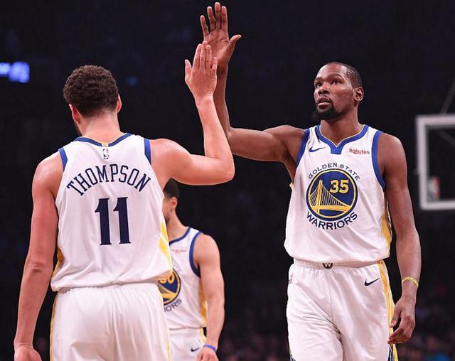 意甲风云再起！国际米兰4-0横扫科莫，齐沃战术大胜法布雷加斯夺榜首（意甲再燃战火：国米4-0痛击科莫，齐沃妙策击败法布雷加斯登顶榜首）