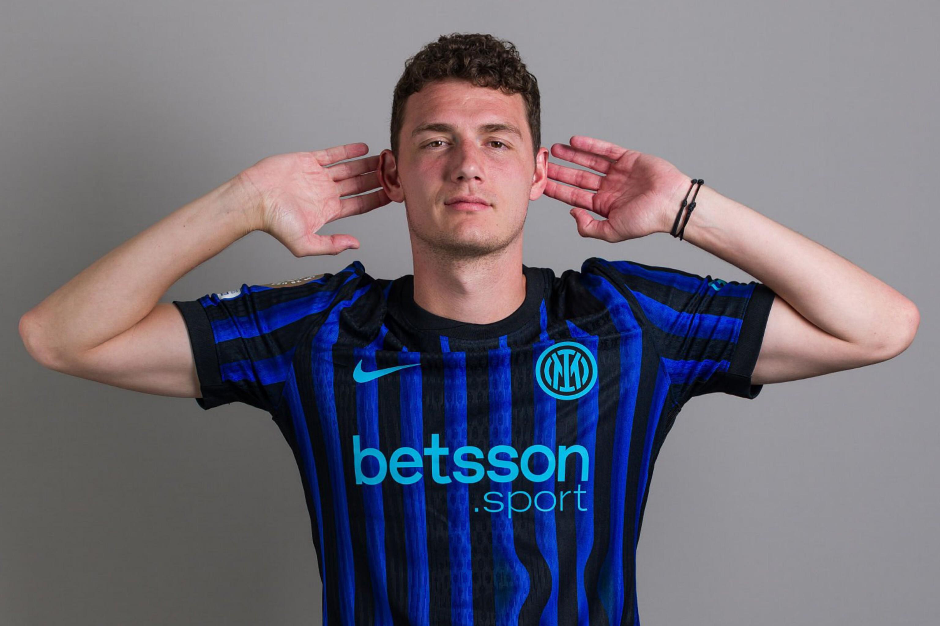 米体：索默犯了不少错，国米在寻找靠谱的一门（米兰体育报：索默失误偏多，国米正物色可靠一号门将）