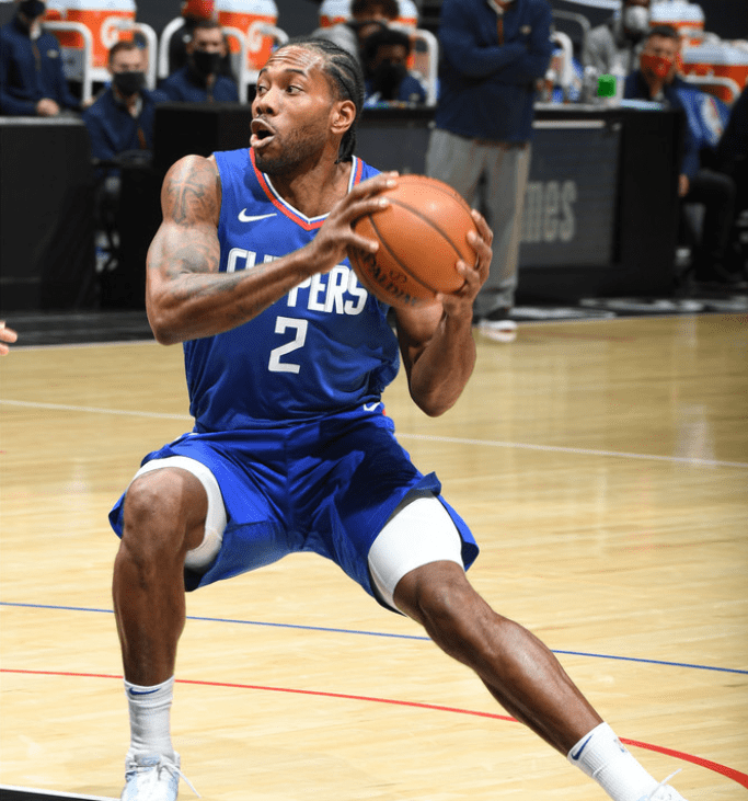 荷甲战报：克拉森世界波，莫基奥破门，阿贾克斯2-0费耶诺德（阿贾克斯2比0力克费耶诺德：克拉森轰世界波，莫基奥建功）