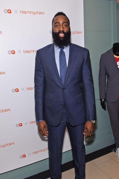 阿坎吉：为球队服务最重要；最想要队友的能力？泽林斯基的技术（阿坎吉：团队利益优先；若可选择队友特质，我想要泽林斯基的技术）