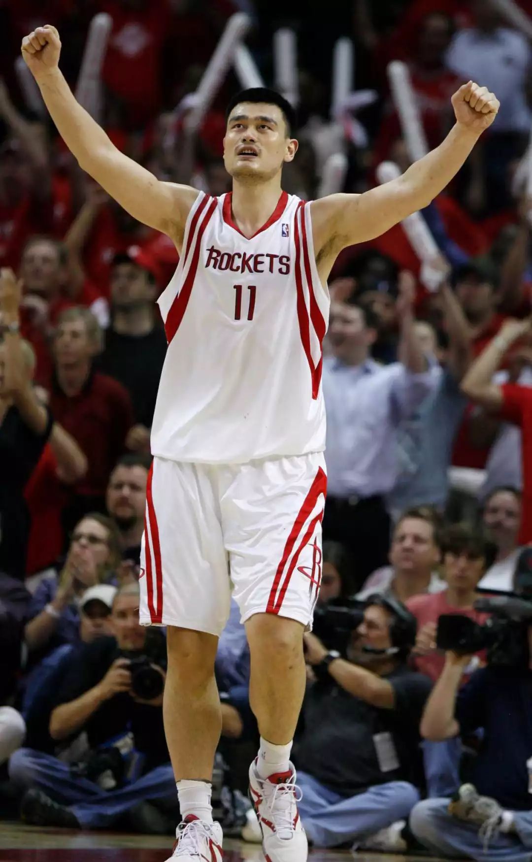 NBA：马刺惨遭连败 文班亚马表现亮眼（NBA：马刺再遭连败，文班亚马高光难救主）