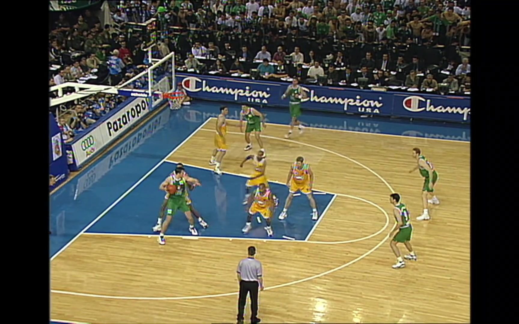 爱德华兹全场0失误！芬奇：把球扔向篮筐，那就不会失误了（爱德华兹整场零失误！芬奇打趣：把球往篮筐一扔，就没有失误了）